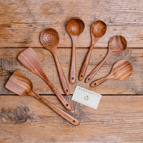 Avocrafts 7 Piece Wooden Kitchen Utensils: Yes Add Holder!