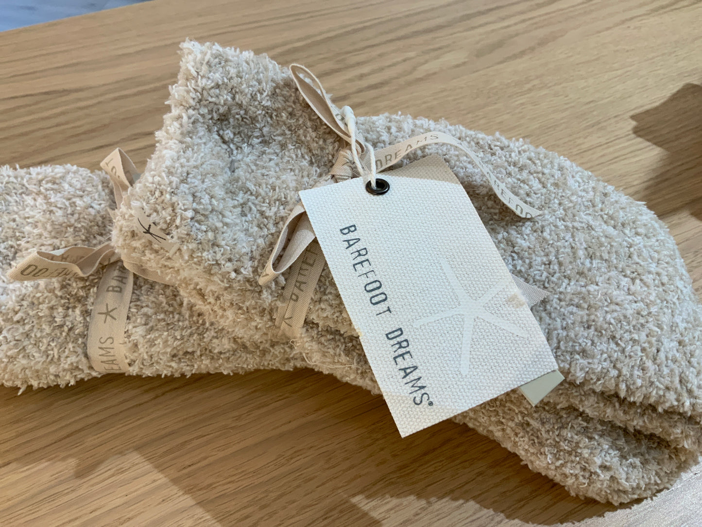 Barefoot Dreams Socks Stone/White